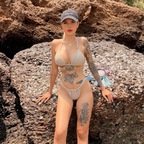 Elly Thai  is a asian onlyfans models
